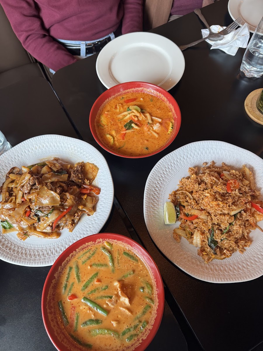 Pattanian Thai Restaurant photo 2