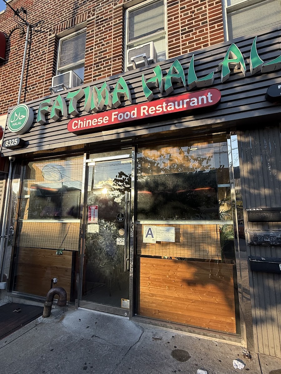 Fatima's Halal - photo 2