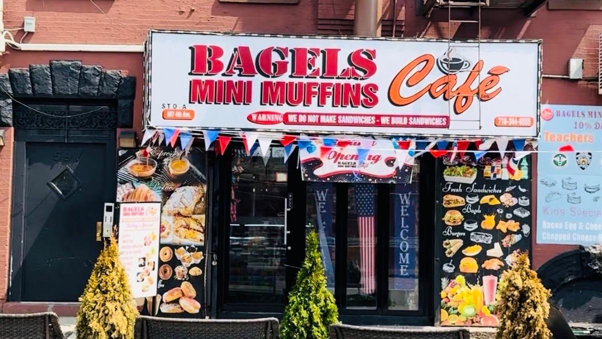 Bagels Mini Muffins Cafe - photo 2