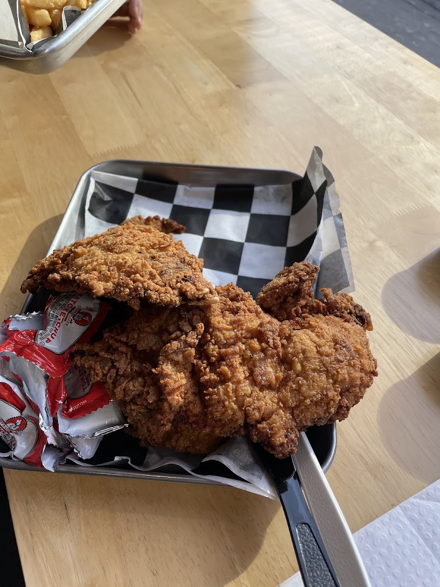 Buns N Shakes photo 3