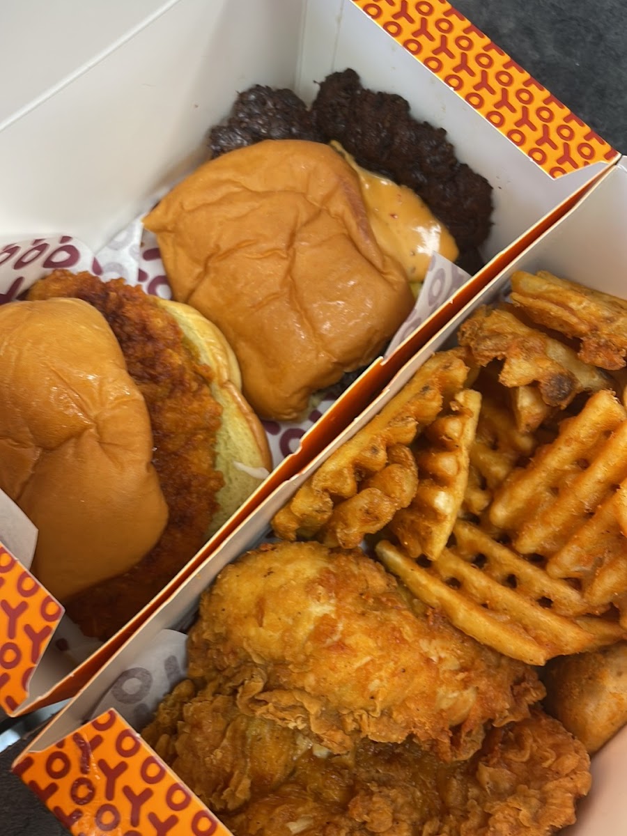 Yoyo Chicken ( Bath Ave ) - photo 2