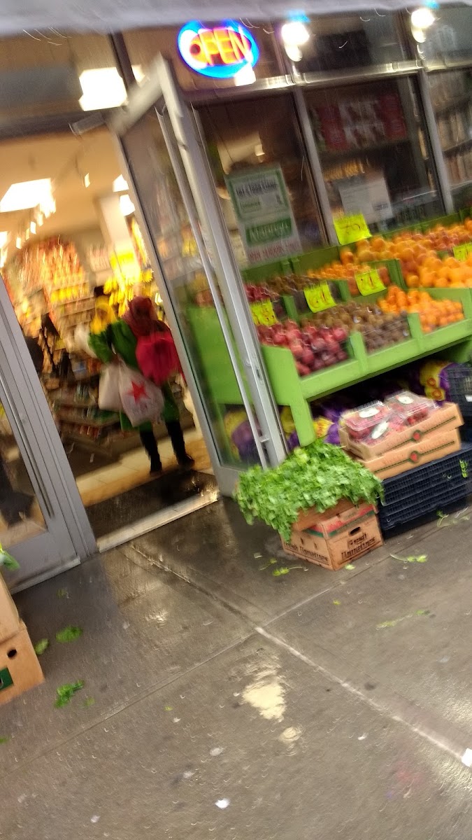 Mannan Halal Supermarket - photo 3