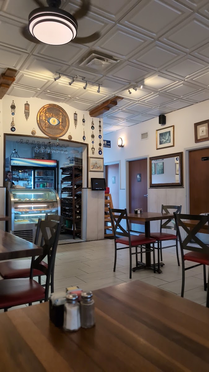 Istanbul Grill & Deli - photo 4