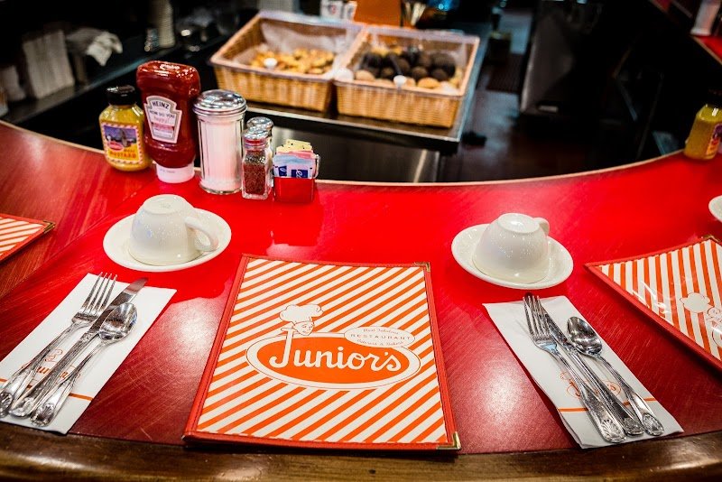 Junior's Restaurant & Bakery - photo 3