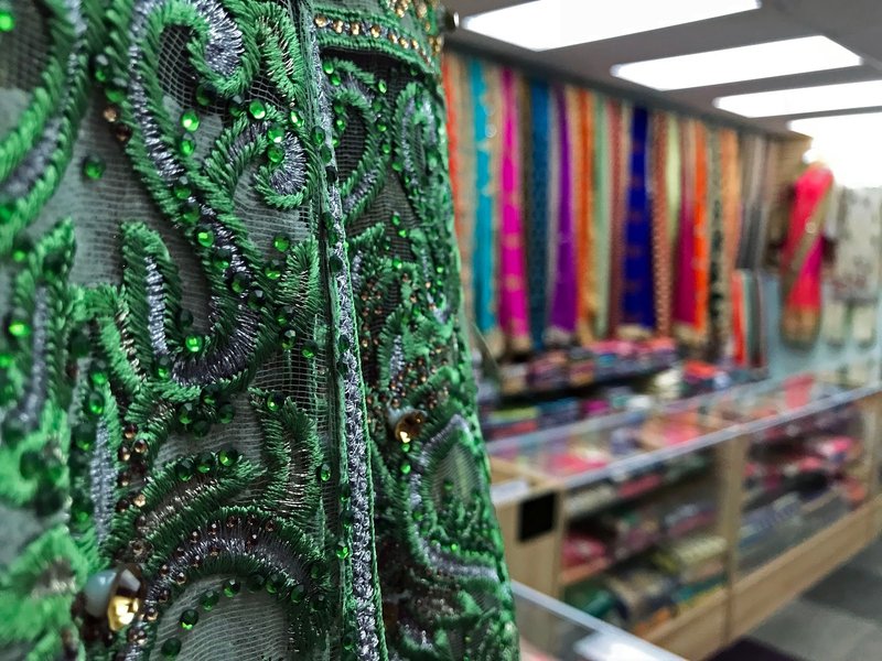 Al-Hishaam Islamic Gifts & Indian Fashions - photo 3