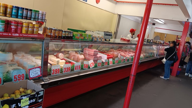 El Sereno Meat Market - photo 3