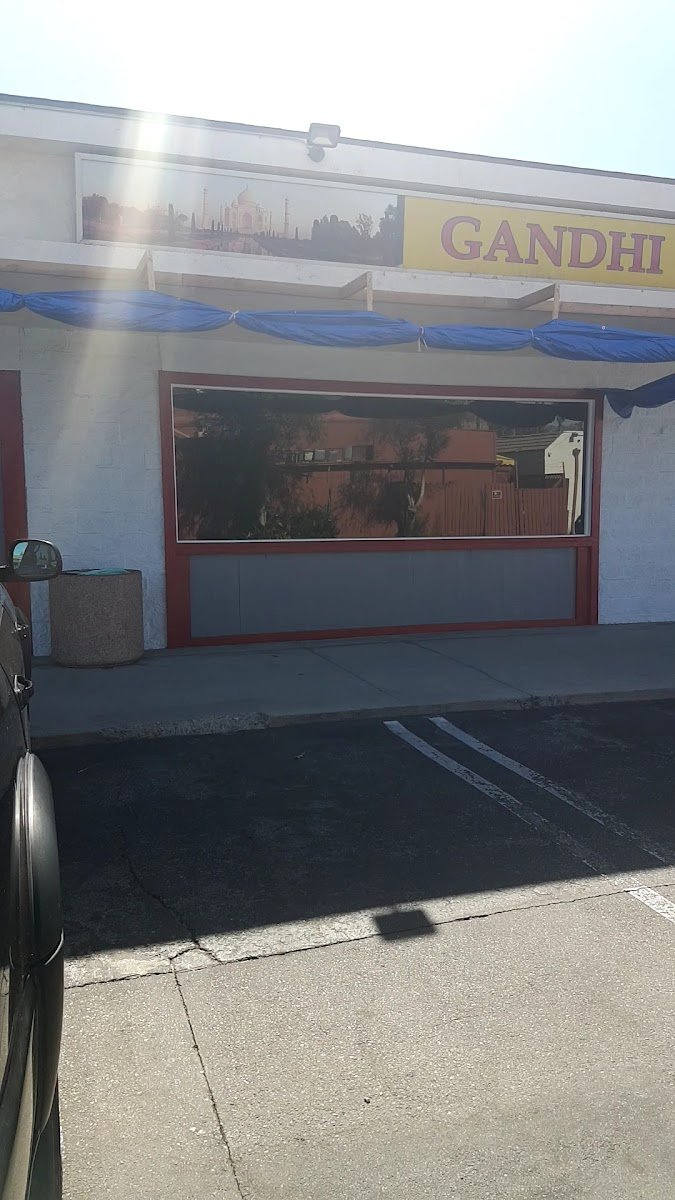 Tawakal Halal Tandoori Restaurant - photo 3