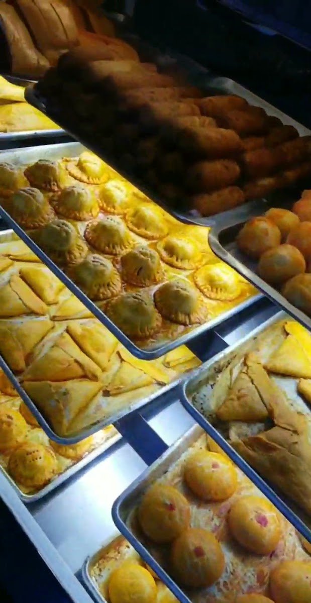 Bigwell Bakery and Halal Restuarant - photo 3