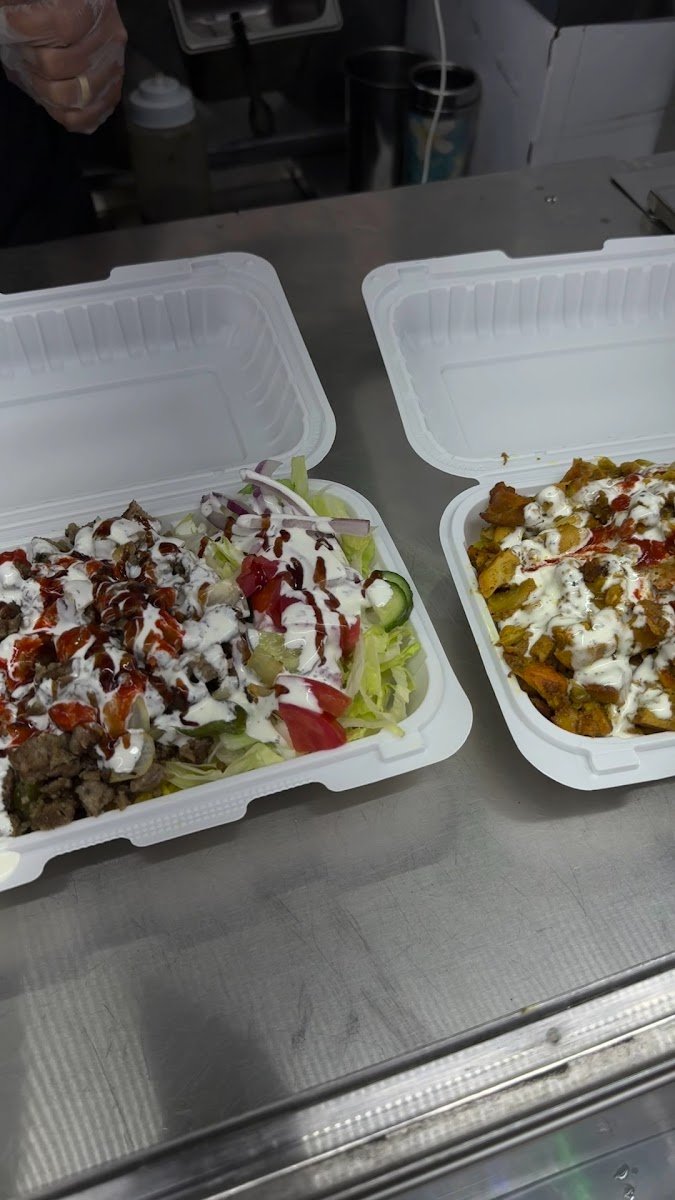 Mimi’s Halal Food Cart - photo 3