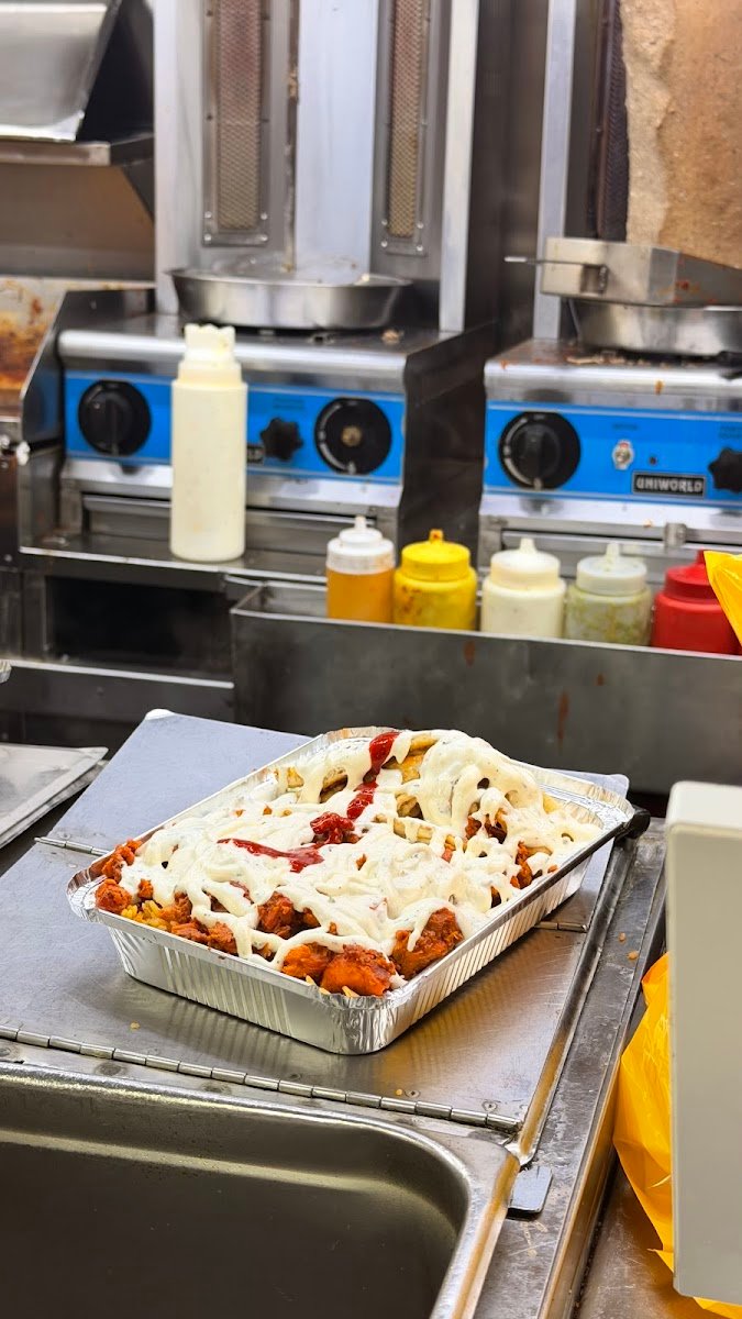 Sharif's Famous - photo 3